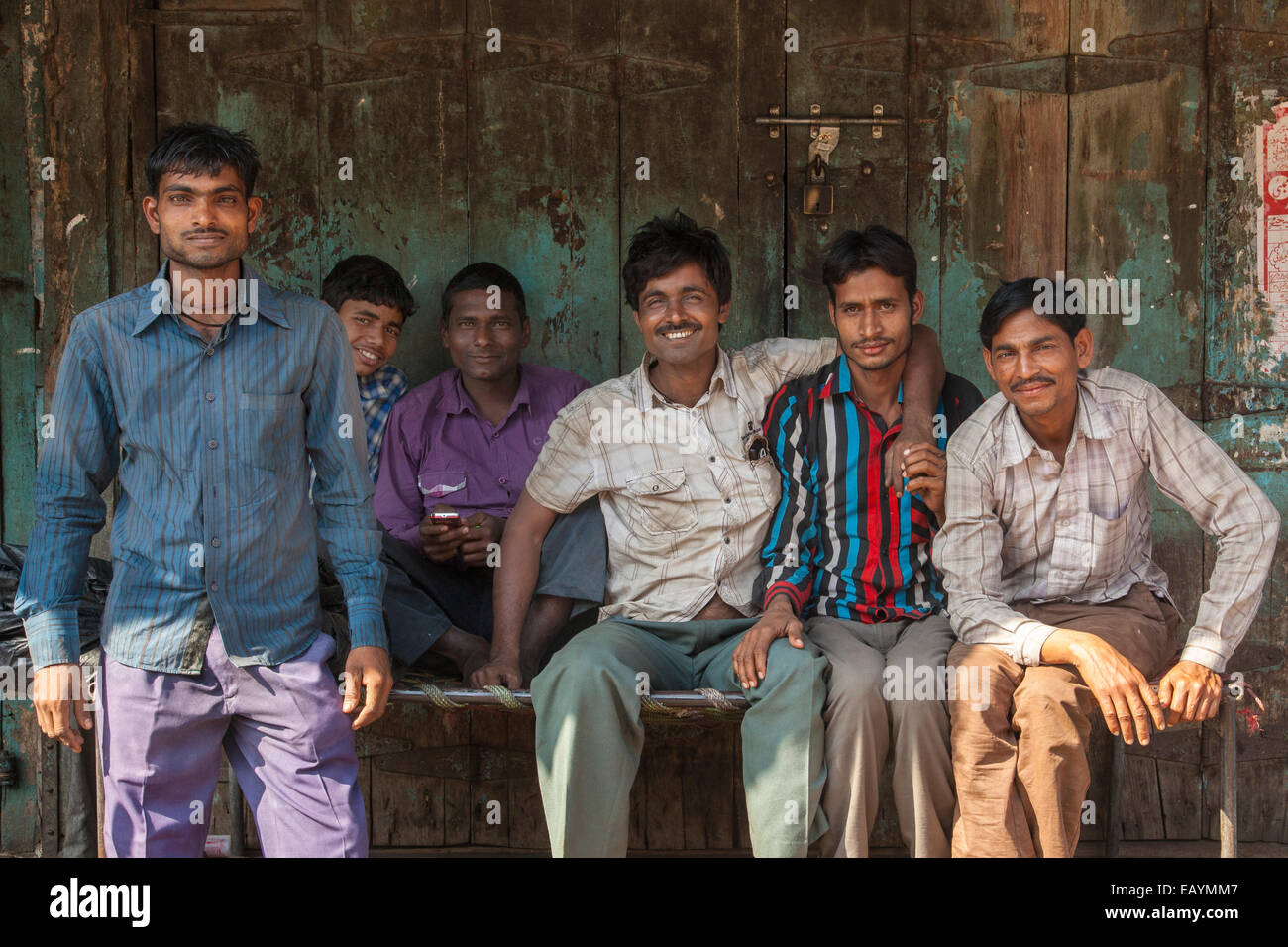 Indische Männer in Mumbai, Indien Stockfoto