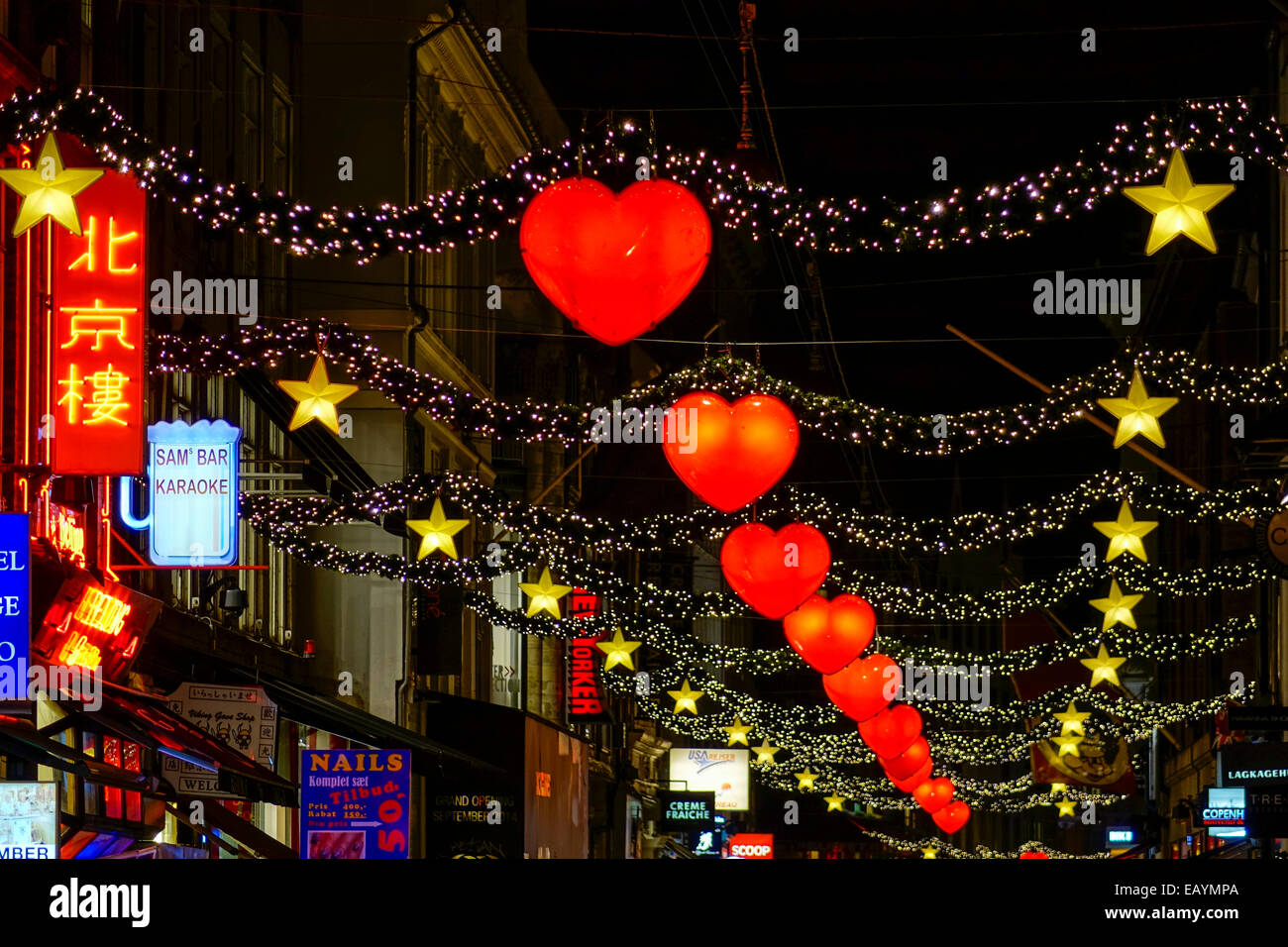 Strøget, Fußgängerzone, in der Weihnachtszeit, Geschäfte in der Innenstadt, Kopenhagen, Capital Region of Denmark, Dänemark, Europa Stockfoto