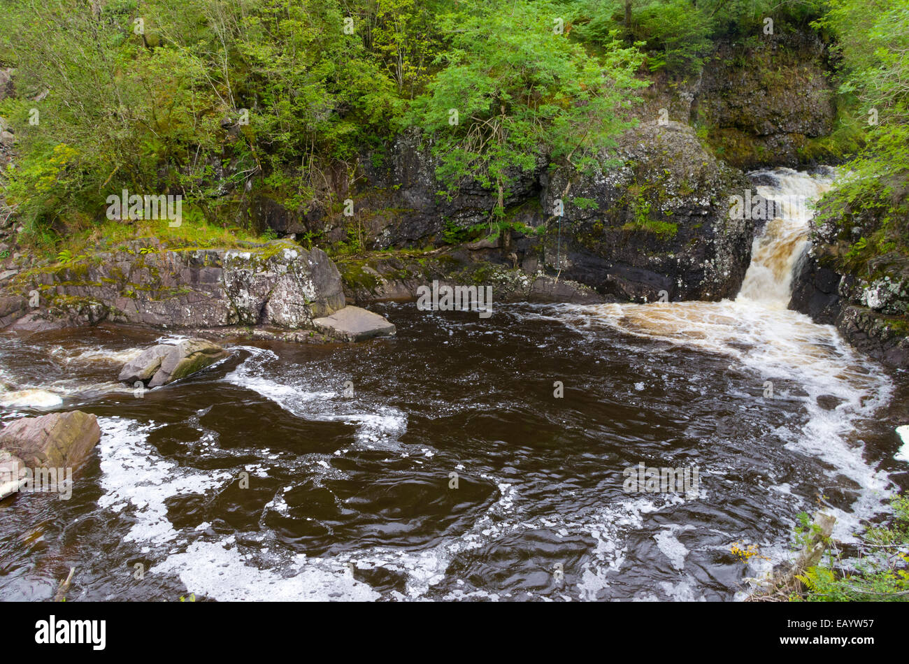 Die Scout Pool oder bottighofen Eas na Callich fällt, Wasser Keltie Brackland Glen Callander Crags, Trossachs, Stirlingshire, Schottland Großbritannien Stockfoto