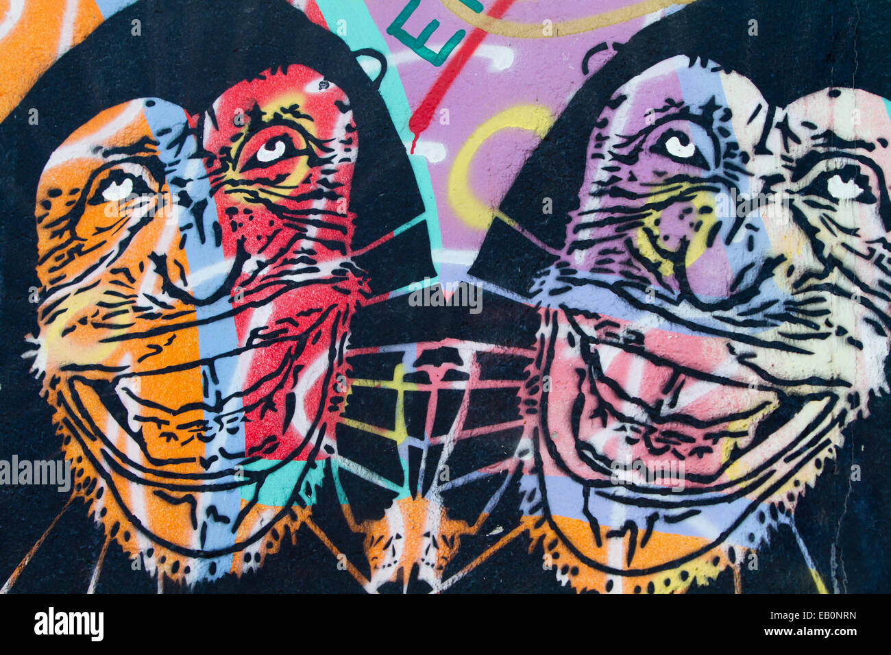 Graffiti street-Art zwei Affen Warhol Berliner Mauer Stockfoto