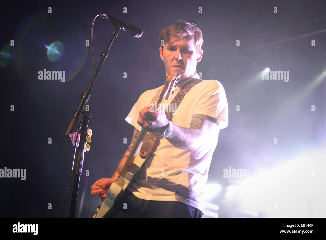 Birmingham, Vereinigtes Königreich. 24. November 2014. US-amerikanische Rock-Band The Gaslight Anthem durchführen live in Birmingham O2 Academy im Rahmen ihrer Tour zur Unterstützung ihrer 2014 Album-Release erhalten verletzt Credit: Simon Newbury/Alamy Live News Stockfoto