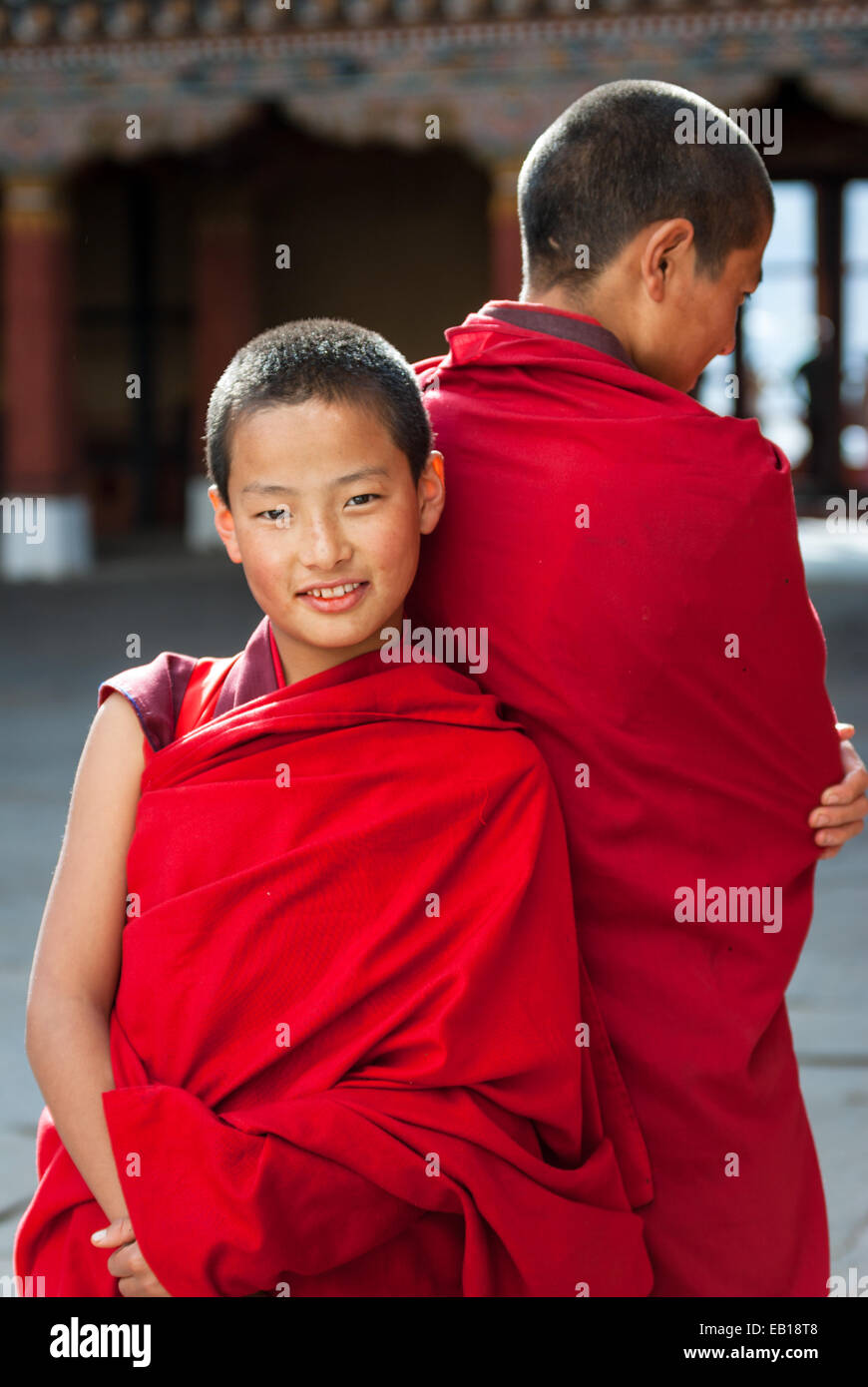 Young bhutanischen buddhistische Mönche in Paro Dzong, Bhutan Stockfoto