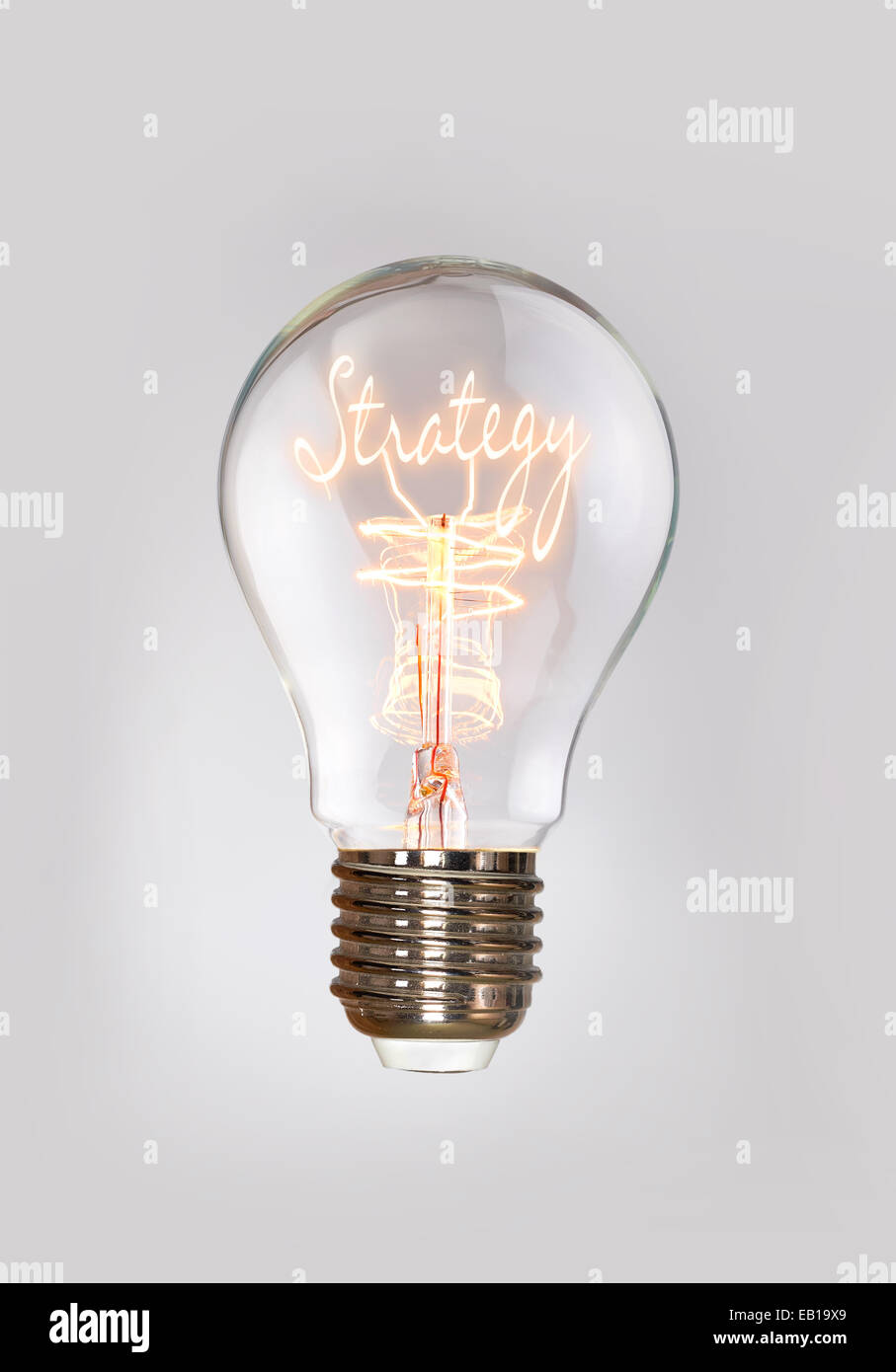 Strategiekonzept in einer Glühlampe Filament. Stockfoto