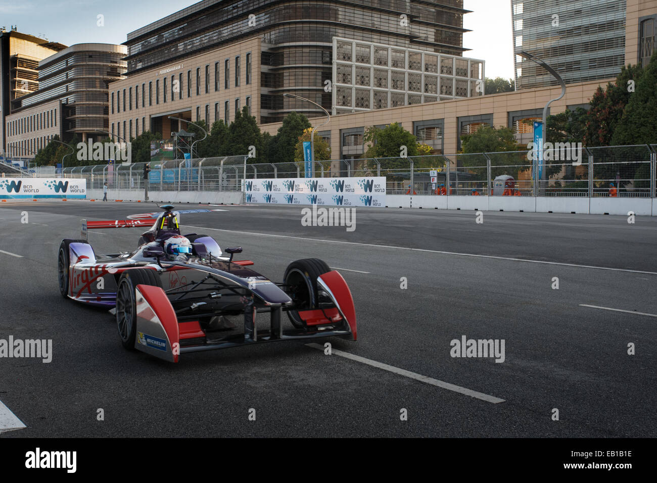 Sam Bird, begann den Qualifyings für Runde 2 2014 FIA Formula E Putrajaya ePrix. Stockfoto