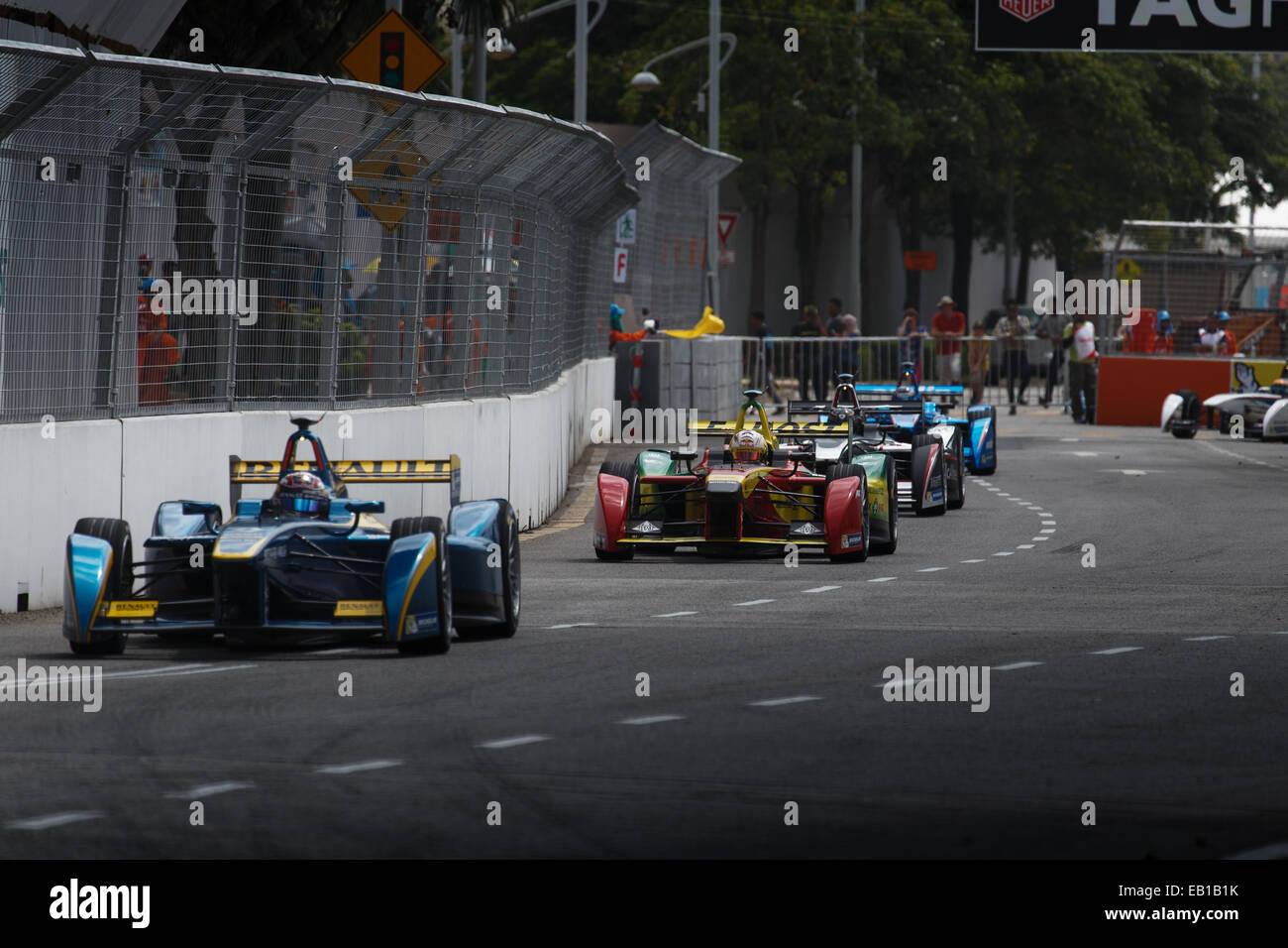 Die ePrix Fahrer zog während des Qualifyings für Runde 2 2014 FIA Formula E Putrajaya ePrix. Stockfoto