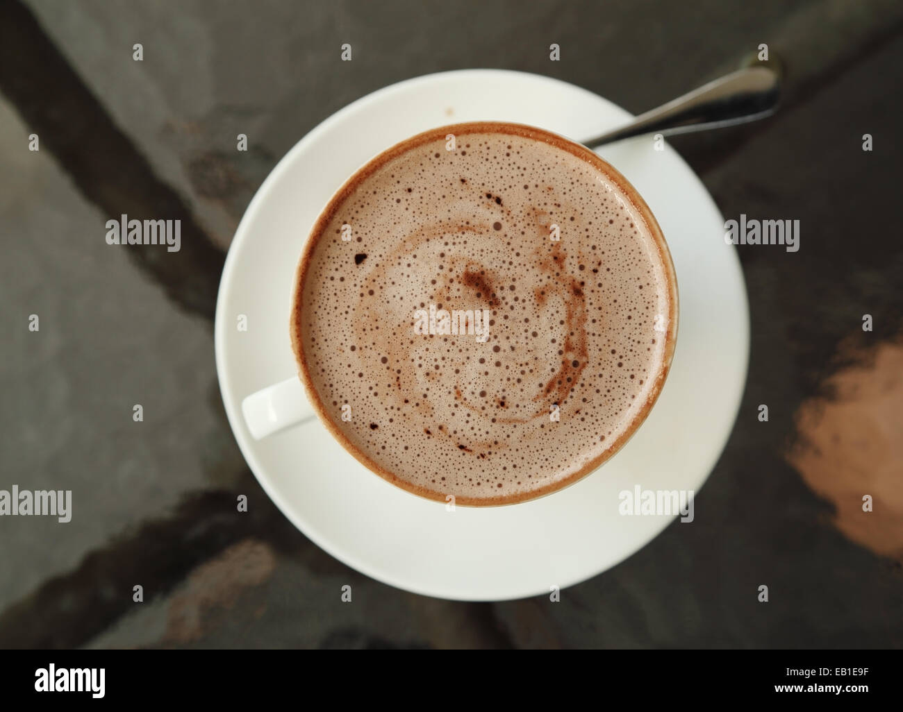 Tasse heiße Schokolade im café Stockfoto