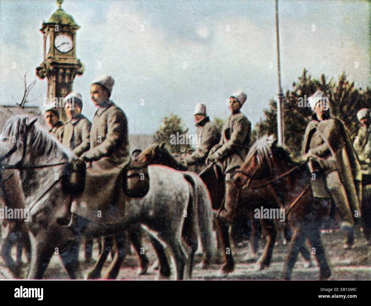 Das zeitgenössische eingefärbte deutsche Propaganda-Foto zeigt russische Kavallerie im Jahre 1918. : Fotoarchiv Neumann - kein Draht-SERVICE Stockfoto