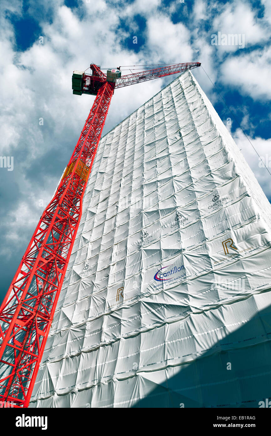 Rot-Kran, Remodeling In Arbeit, Chiltern Street & Paddington Street, Marylebone, London, England, UK Stockfoto