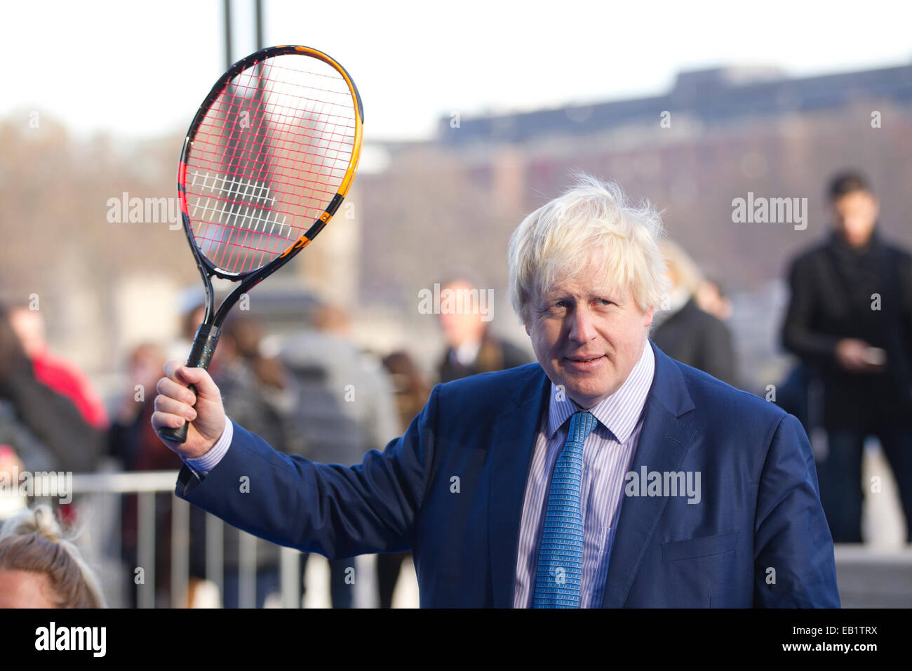London, UK. 24. November 2014. Bürgermeister von London Boris Johnson, einige der weltweit besten Rollstuhl-Tennis-Spieler beitreten, wie sie ihre Fähigkeiten vor der bevorstehenden NEC Rollstuhl Tennis Masters zeigen. Bildnachweis: Jeff Gilbert/Alamy Live-Nachrichten Stockfoto