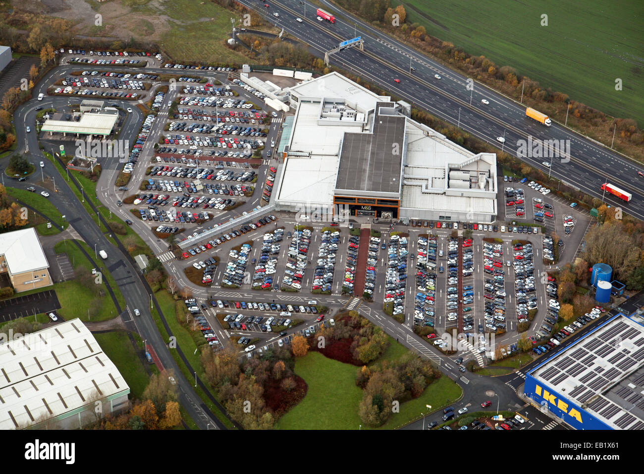 Luftaufnahme von Marks & Spencer Gemini in Warrington, Cheshire Stockfoto