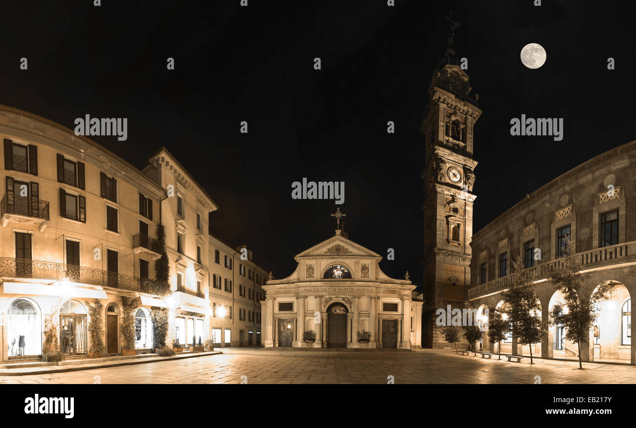 Kirche und Platz in Varese, Nachtaufnahmen Stockfoto