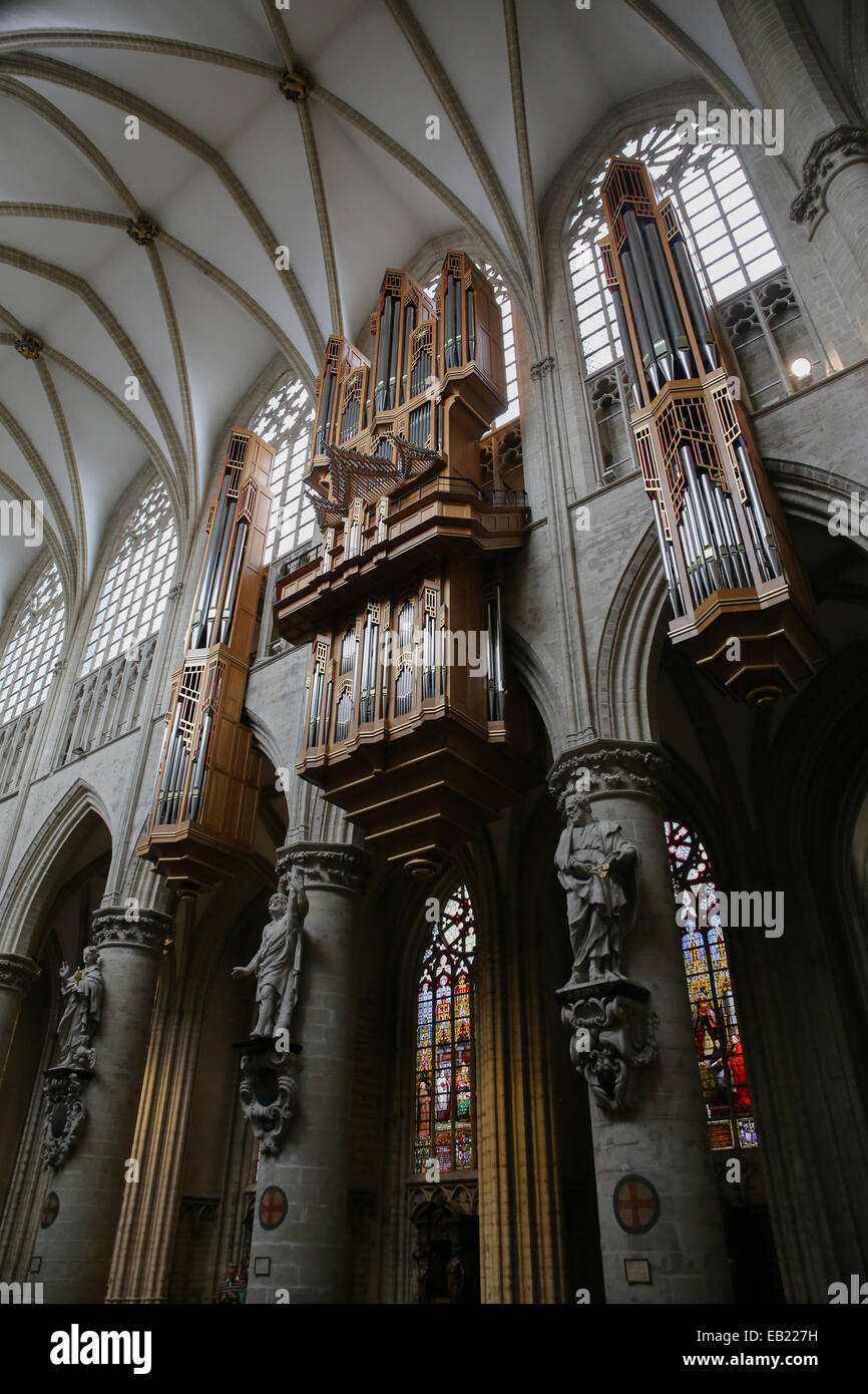 Kathedrale Saint Michael Altar Architektur Belgien Brabant Brüssel Bruxelles katholischen Christentum Kirche Kirchenorgel Kultur Stockfoto