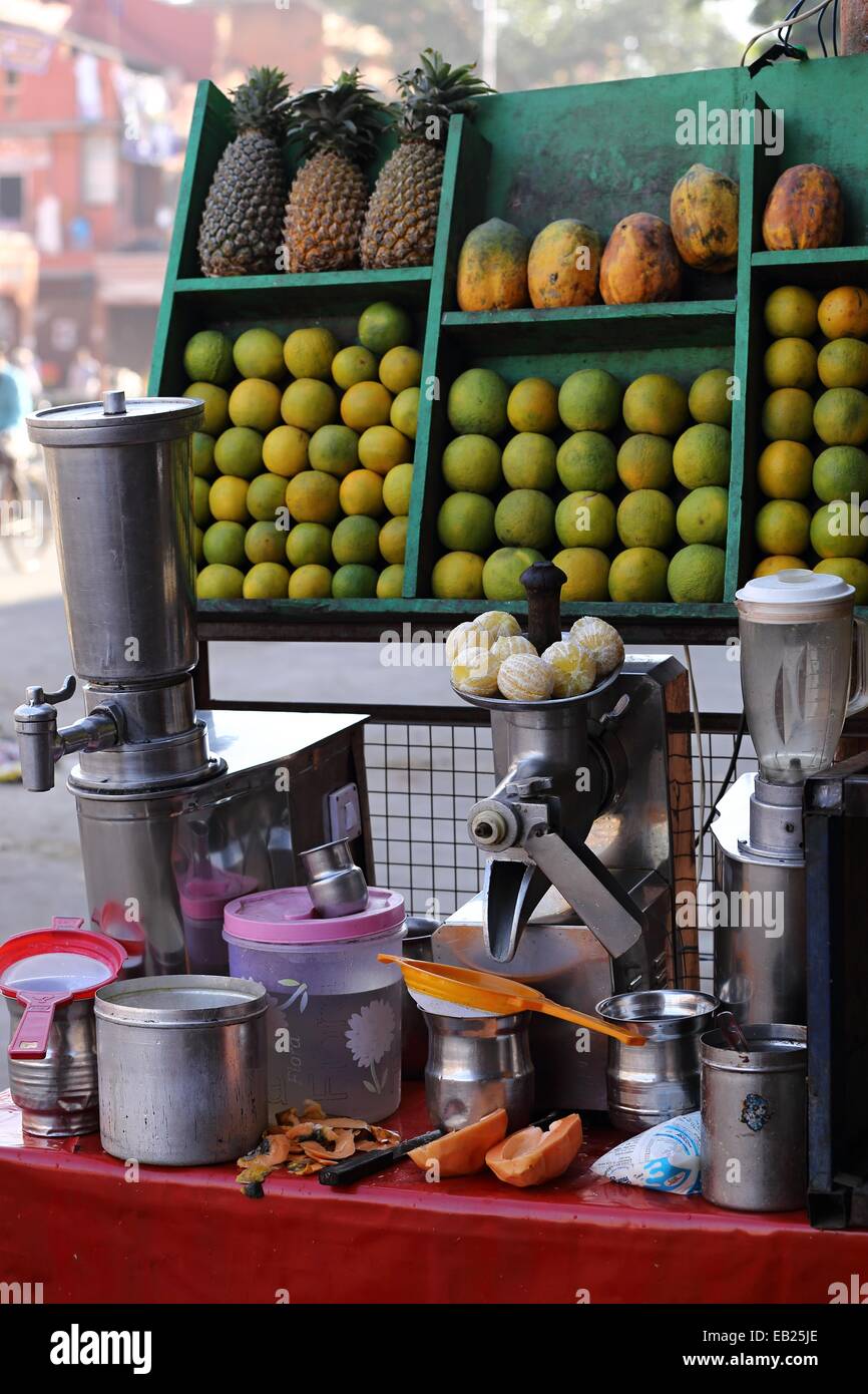 Fruchtsaft stehen in der Straße von Jaipur Indien Stockfoto