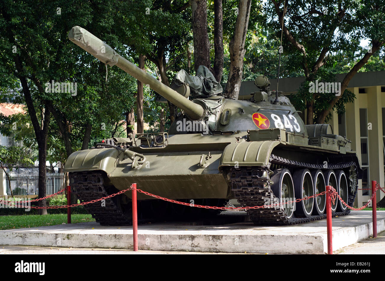 Tank an der Vorderseite Wiedervereinigungspalast Ho Chi Minh Stadt, Vietnam Stockfoto