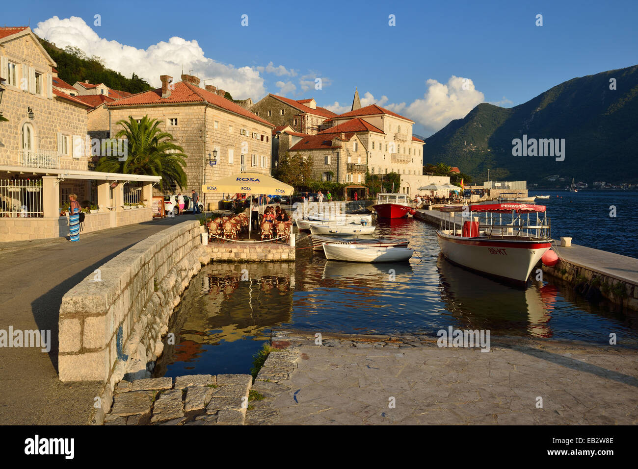 Hafen, Perast, Bucht von Kotor, Crna Gora, Montenegro Stockfoto