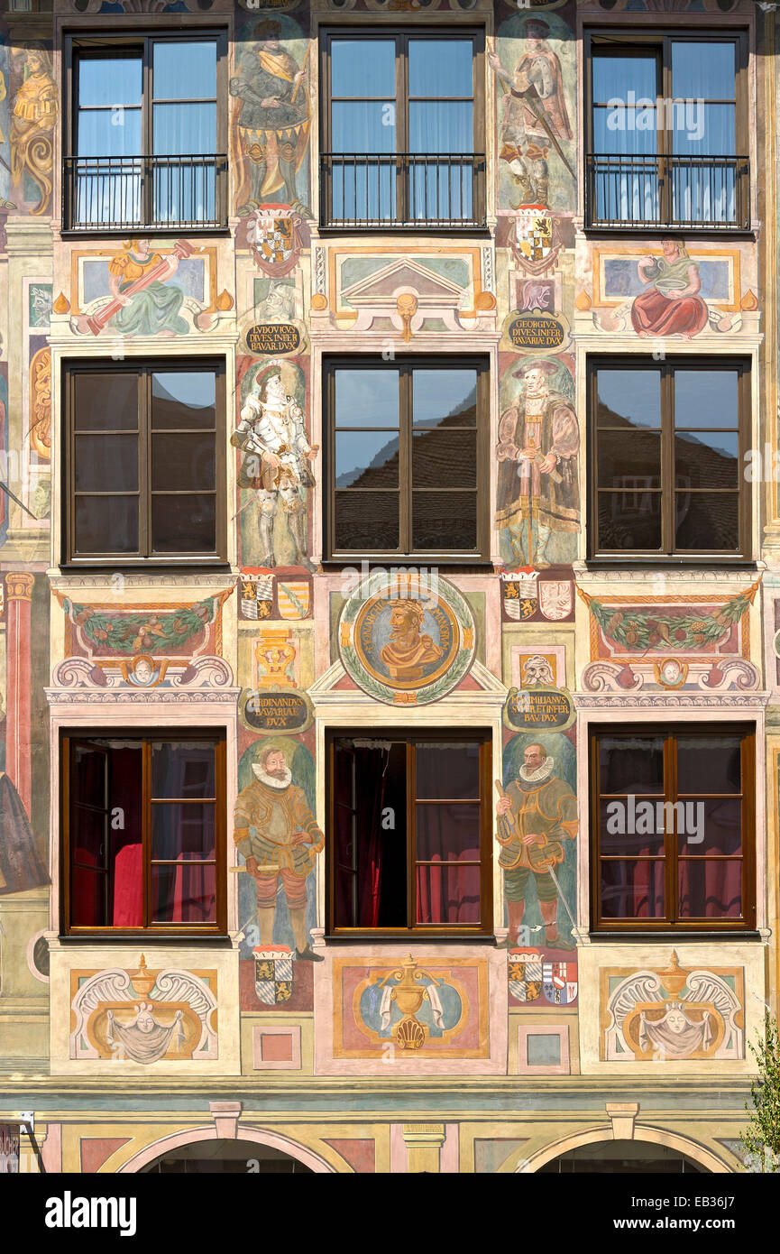 Gemälde der Genealogie des Hauses Wittelsbach, Anno 1598, Landschaftshaus oder Alte Post Gebäude Altstadt Stockfoto