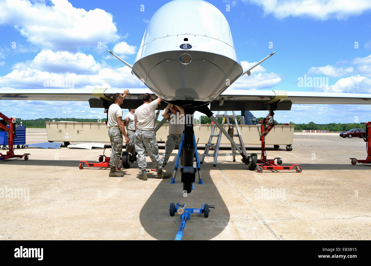 Ein MQ-9 Reaper sitzt auf der Fluglinie Air Force Base in Horsham 6. Juni 2014 in Horsham, PA. Stockfoto