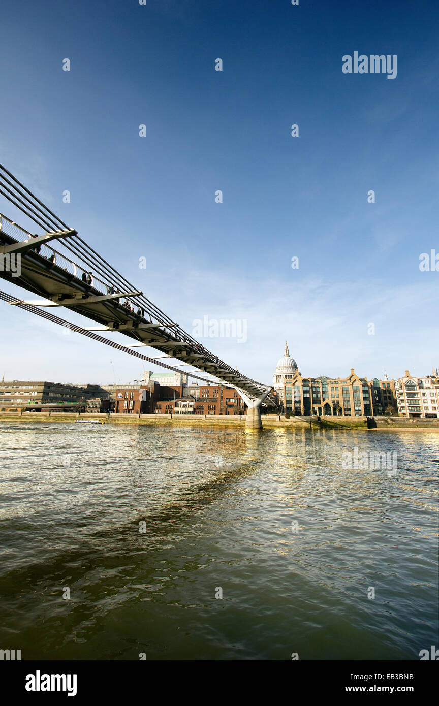 Großbritannien, England, London, Ansicht der Millennium Bridge Stockfoto