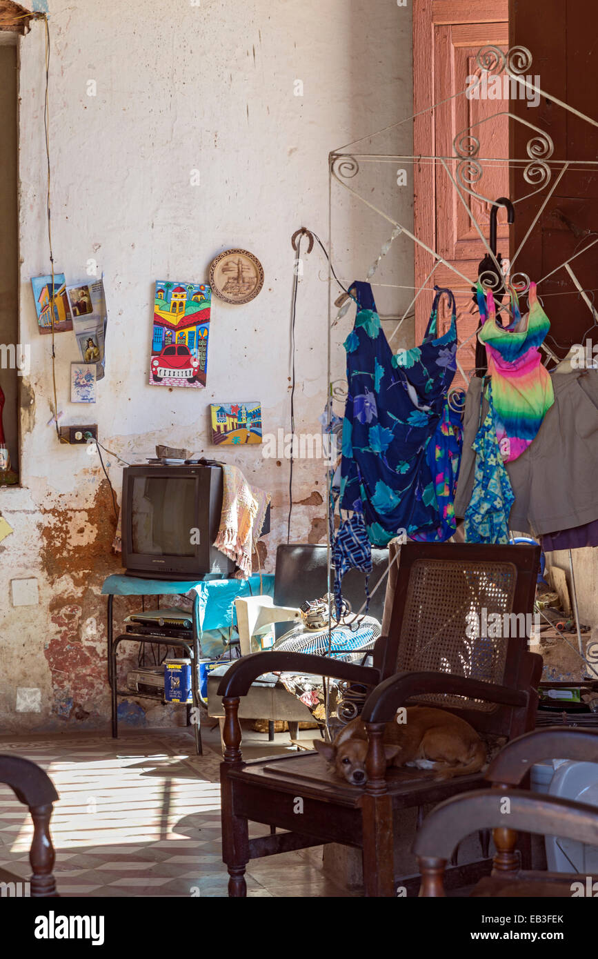TRINIDAD, Kuba - 8. Mai 2014: Vintage Kolonial-Stil Zimmer in einem kubanischen Heim, Trinidad Kuba Stockfoto