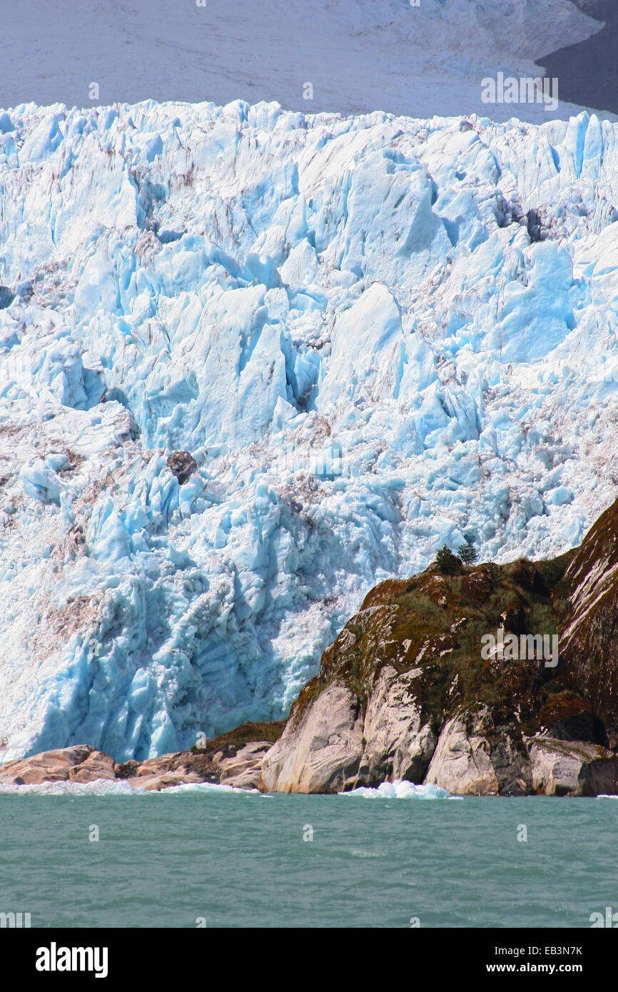 Amalia Gletscher, auch bekannt als Skua Gletscher ist ein kalbende Gletscher im Bernardo O' Higgins Nationalpark, Patagonien, Chile Stockfoto Amalia Gletscher, auch bekannt als Skua Gletscher ist ein kalbende Gletscher im Bernardo O' Higgins Nationalpark, Patagonien, Chile Stockfoto