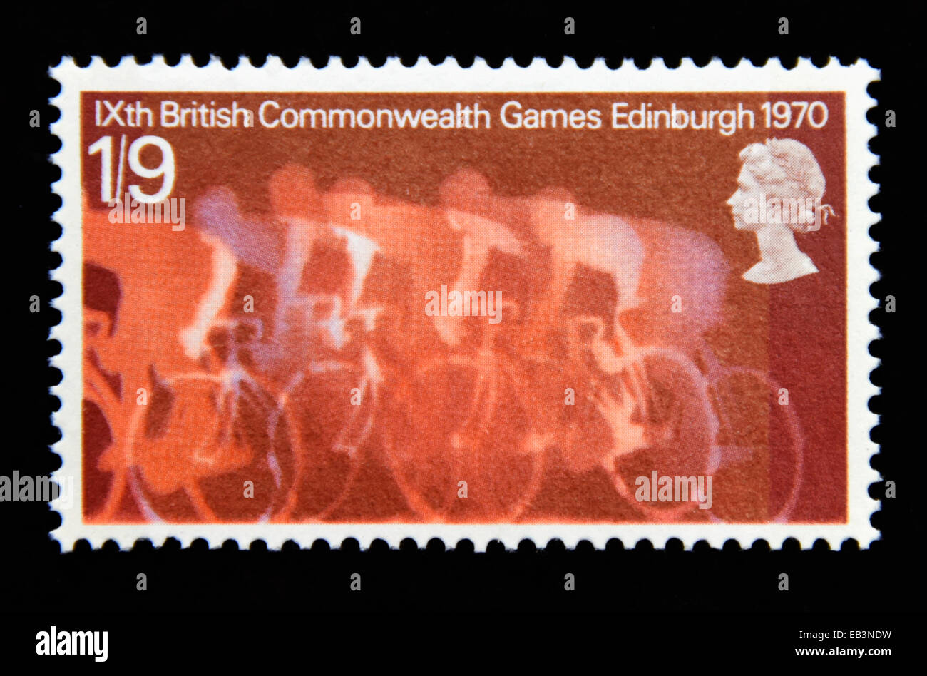 Briefmarke. Great Britain. Königin Elizabeth II. XI British Commonwealth Games, Edinburgh, 1970. Radfahrer. 1/9. Stockfoto