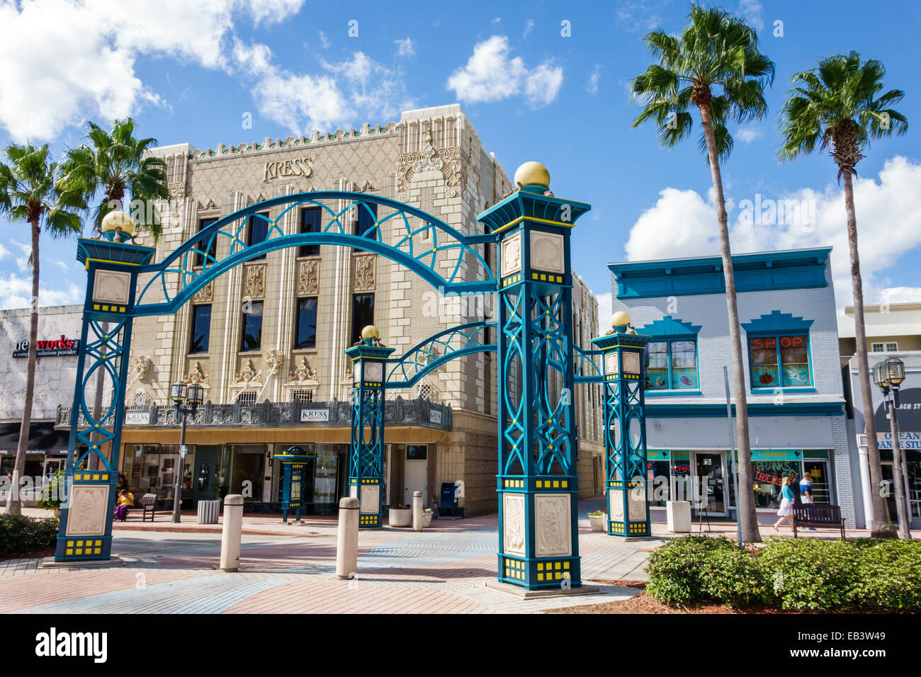 Daytonas Beach Florida, South Beach Street, Geschäfte, Viertel, Palmen, Kress Gebäude, schmiedeeiserne Bögen, Besucher reisen Reisetour Touristentour Stockfoto