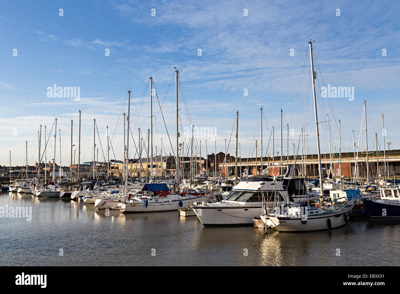 Boote im Yachthafen, Grimsby, Lincolnshire, England, UK Stockfoto