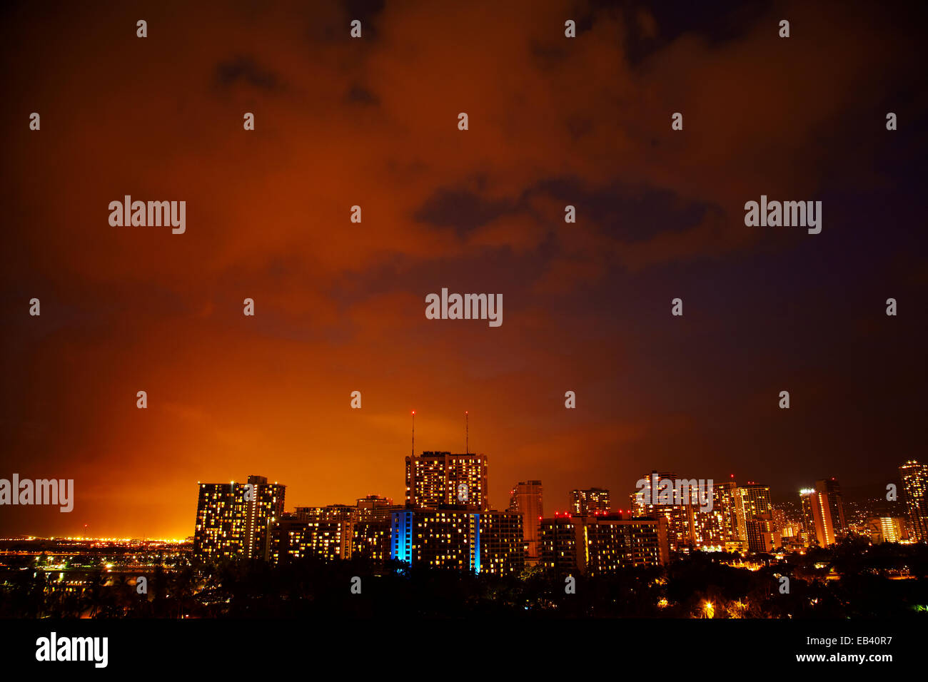 Sonnenuntergang über Waikiki, Honolulu, Oahu, Hawaii, USA Stockfoto