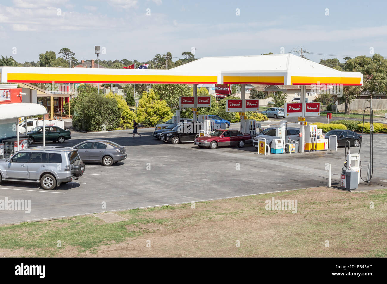 Coles Marke Shell-Tankstelle in Sunbury, Victoria, Australien Stockfoto