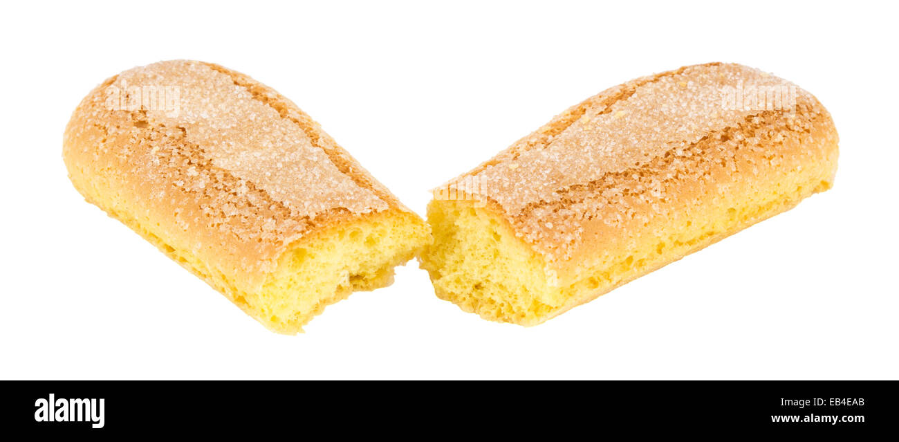 Frische Löffelbiskuits isoliert auf weißem Hintergrund Stockfoto