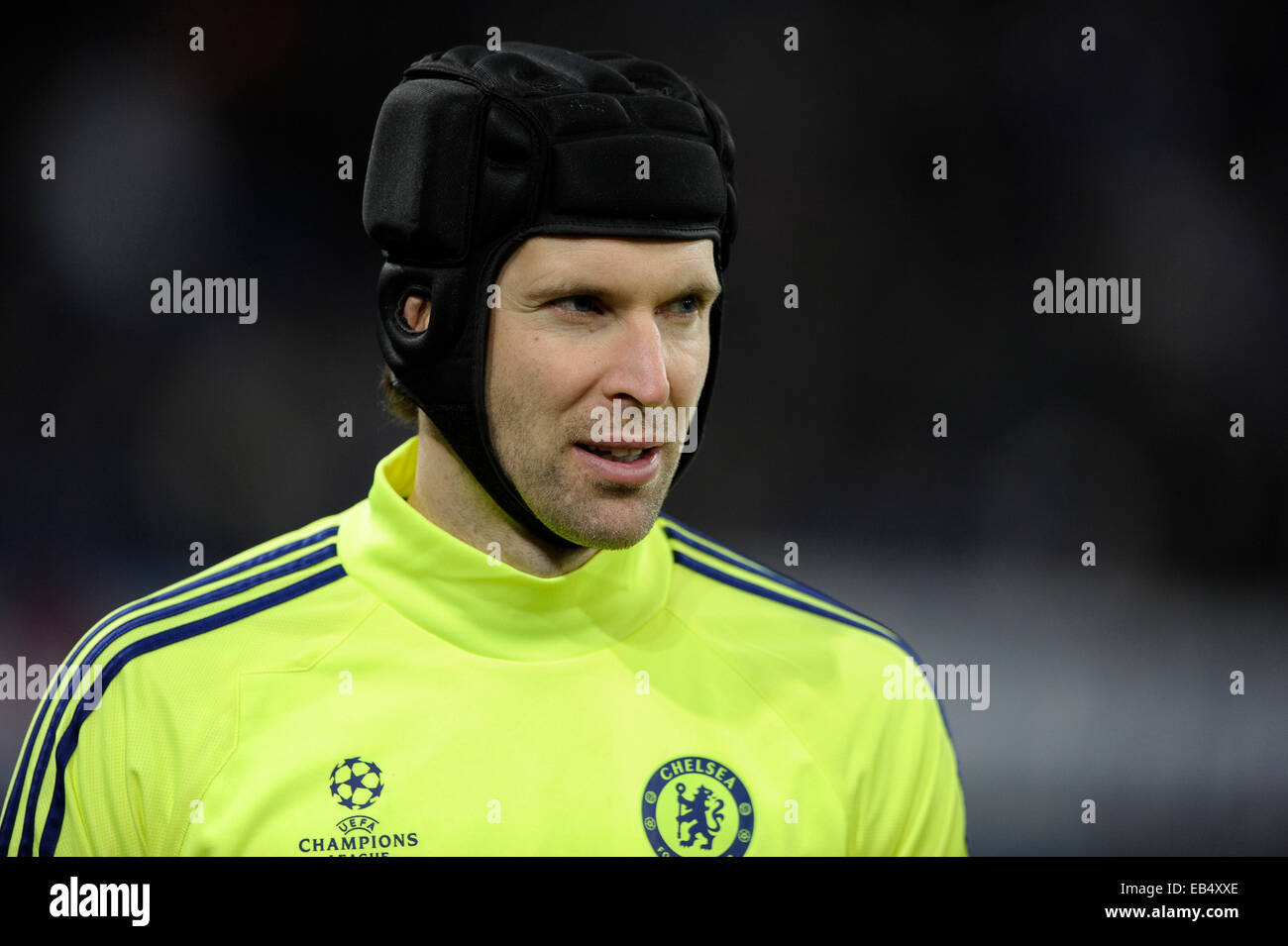 Gelsenkirchen, Deutschland. 25. November 2014. UEFA Champions League 2014/2015 Gruppe Phase Spieltag 5, FC Schalke 04 (S04) vs. FC Chelsea---Petr Cech Credit: Kolvenbach/Alamy Live-Nachrichten Stockfoto