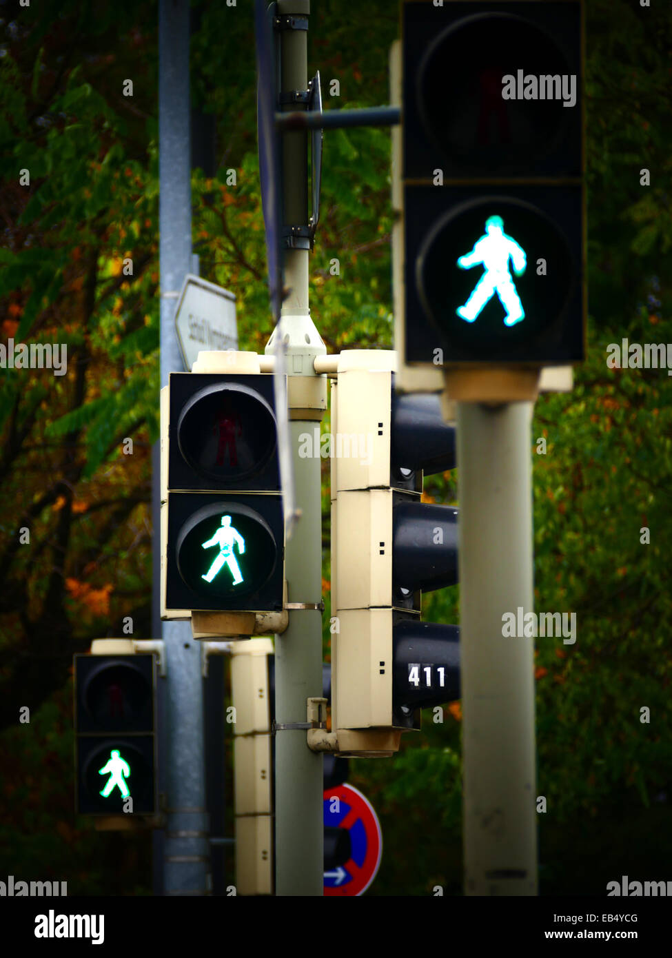 3 Ampeln in einer Rolle rot grün Stockfoto