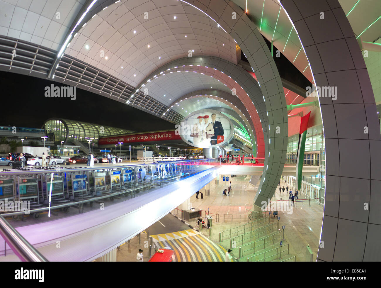 VAE Dubai International Airport Architektur moderne Ankunft Abfahrt Passagiere Reisenden Verkehr Tourismus Touristen Urlaub Stockfoto