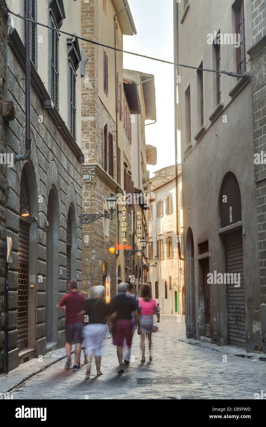 Die ruhigen Gassen von Florenz, Italien. Die Stadt ist die Hauptstadt der Toskana und gilt als die Wiege der Renaissance. Stockfoto