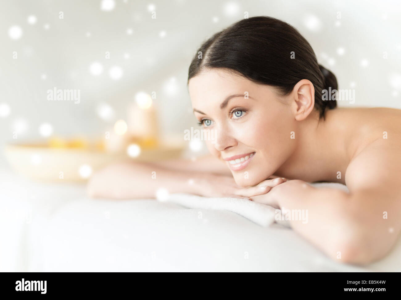 schöne junge Frau im spa Stockfoto