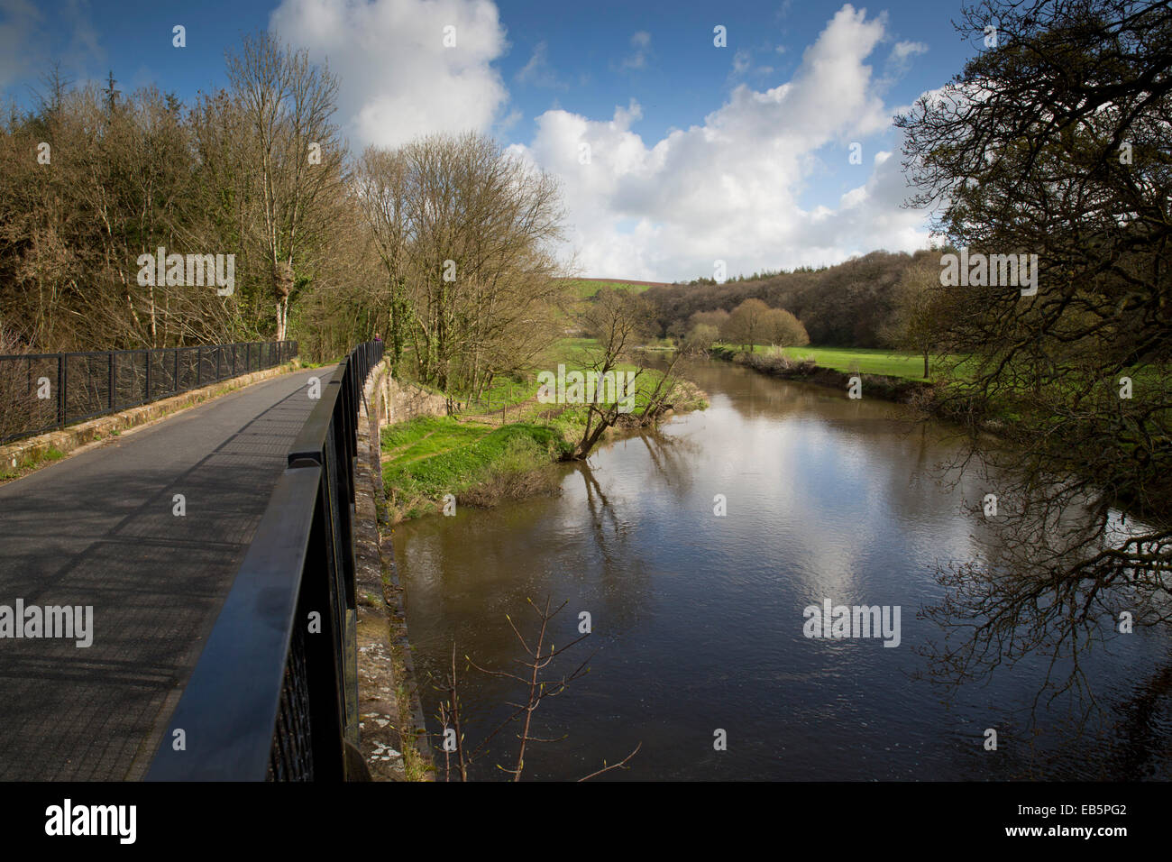 Tarka Trail; In der Nähe von Torrington; Brücke über den Fluß Torridge; Devon; UK Stockfoto