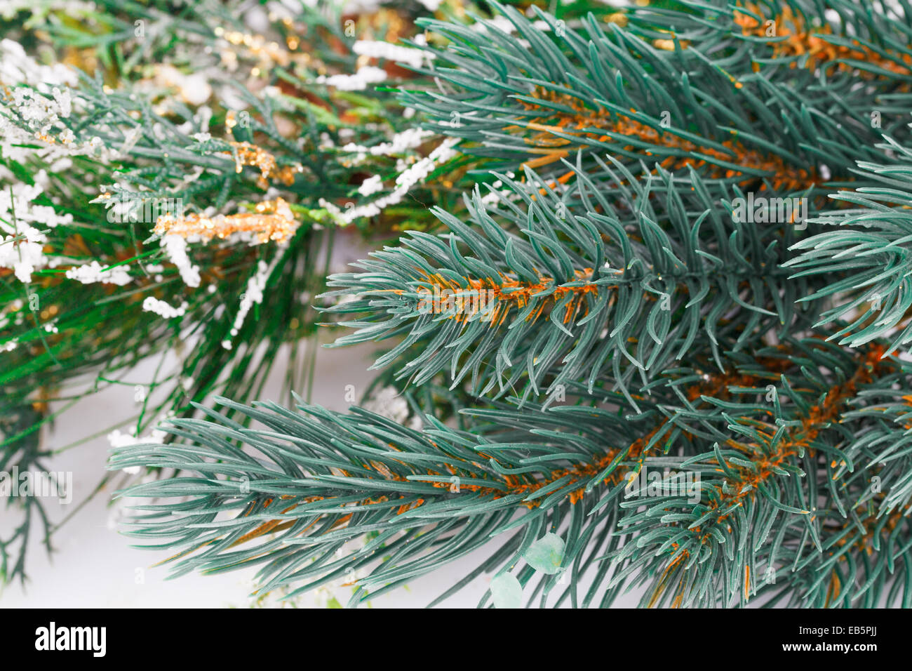 Weihnachts-Dekoration mit Tanne Zweig. Stockfoto