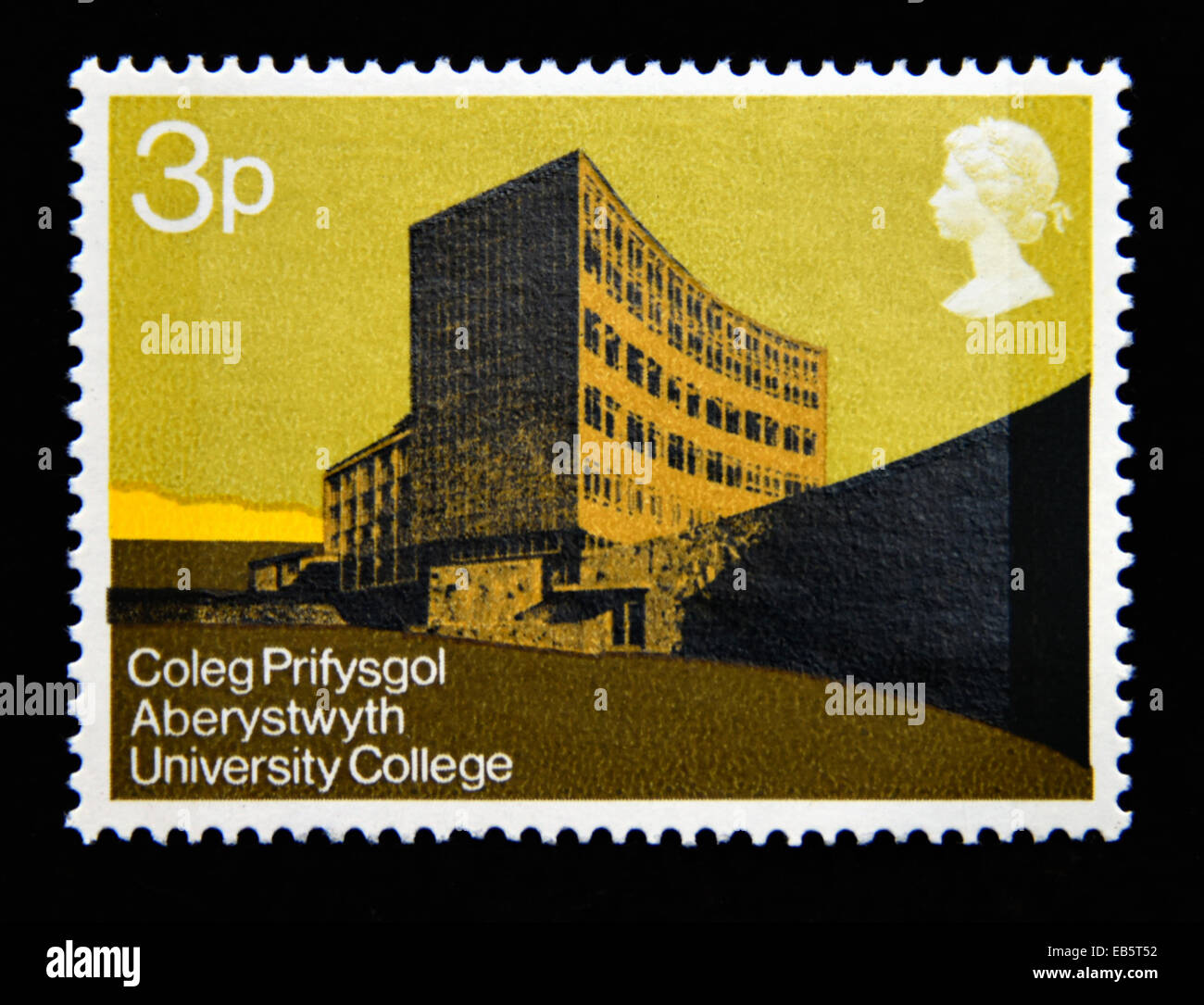 Briefmarke. Great Britain. Königin Elizabeth II. Britische Architektur. Moderne Universitätsgebäude. Aberystwyth. Stockfoto