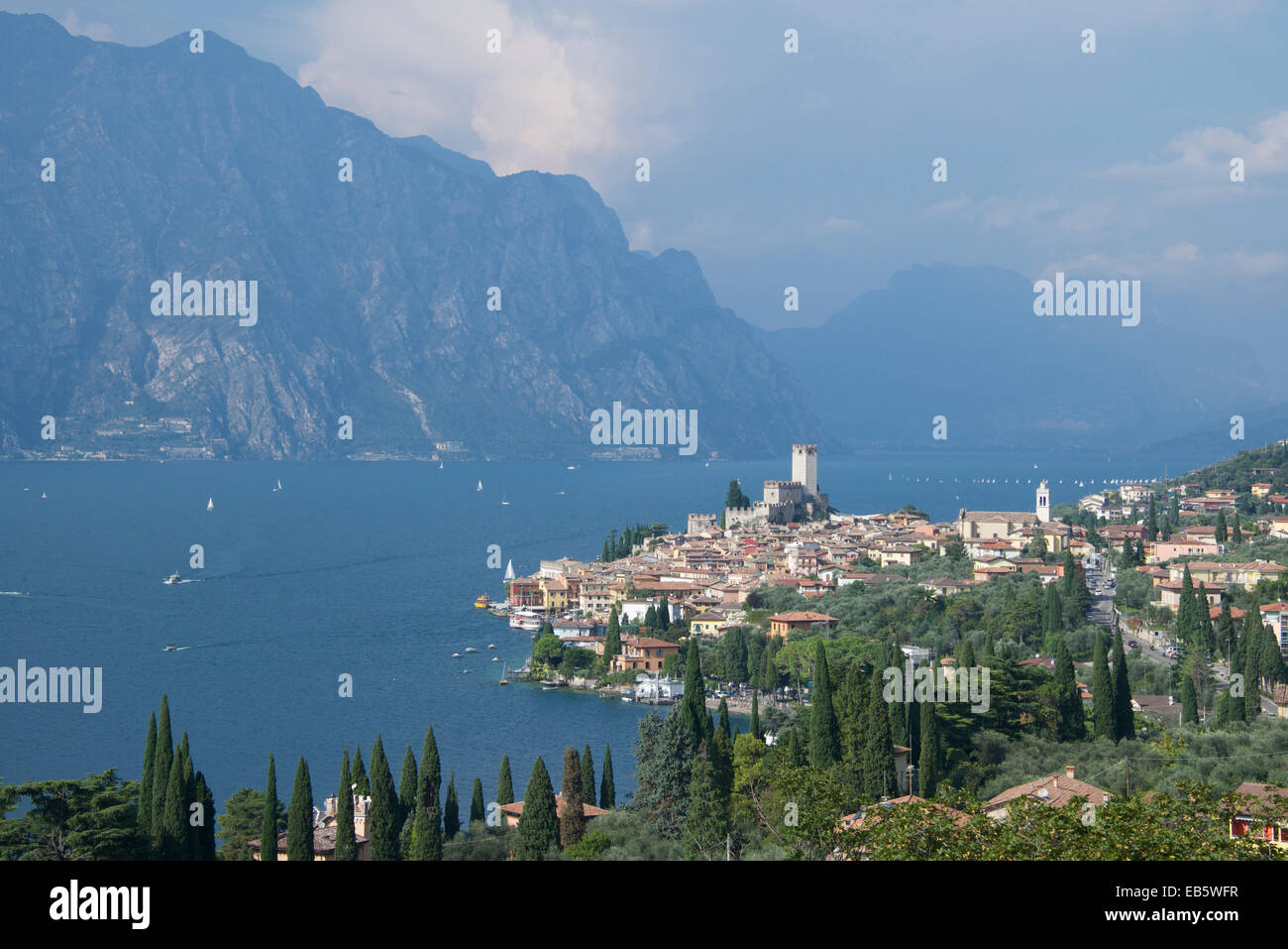 Castello Scaligero und am See Stadt Malcesine am Gardasee Italien Stockfoto