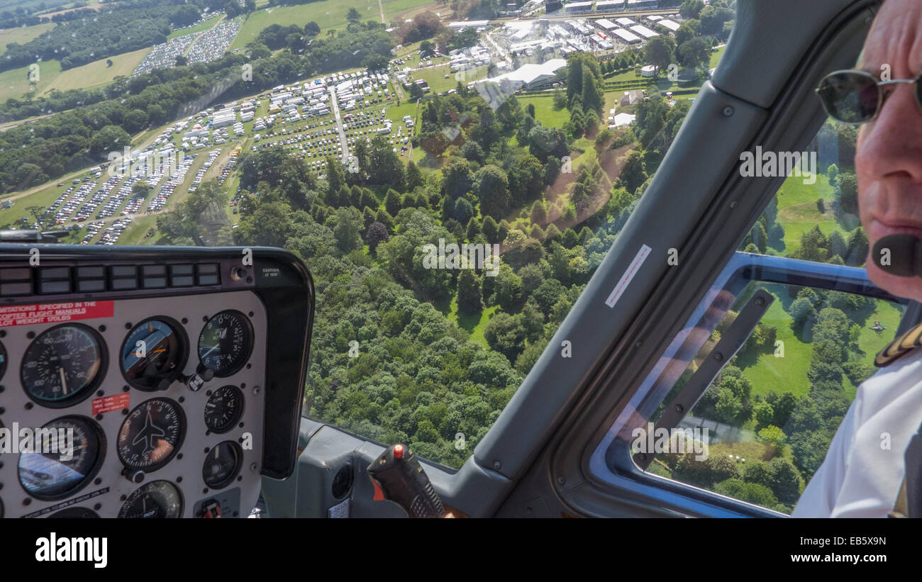 Goodwood Festival of Speed wie Goodwood House in einem Hubschrauber von oben gesehen. Stockfoto