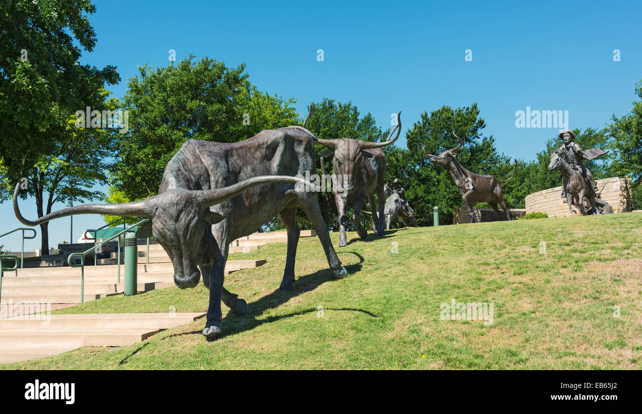 Texas, Frisco, Central Park, Longhorn-Rinder fahren Bronze-Skulpturen Stockfoto