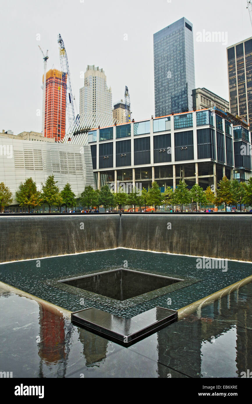 National September 11 Memorial und MuseumNational September 11 Memorial and Museum, Manhattan, NY, USA, 16. Oktober 2014. Stockfoto