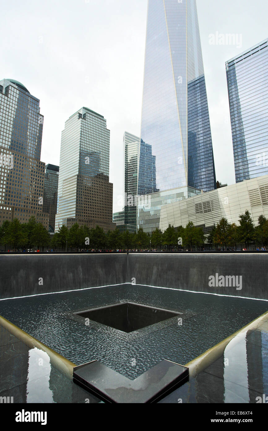 National September 11 Memorial und MuseumNational September 11 Memorial and Museum, Manhattan, NY, USA, 16. Oktober 2014. Stockfoto