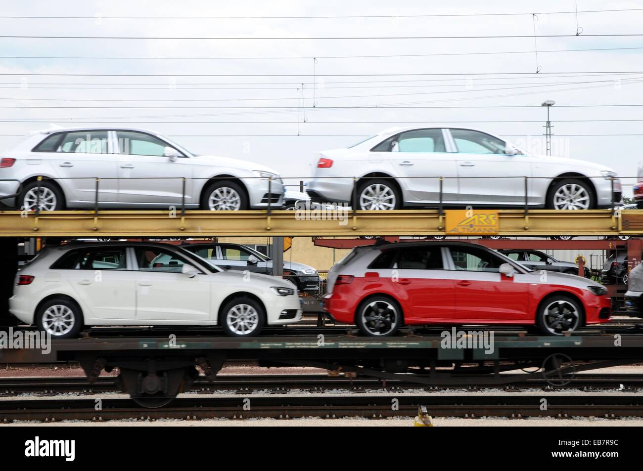 Audi Neuwagen Auf Einem Guterzug Auto Stockfoto Bild 75774648