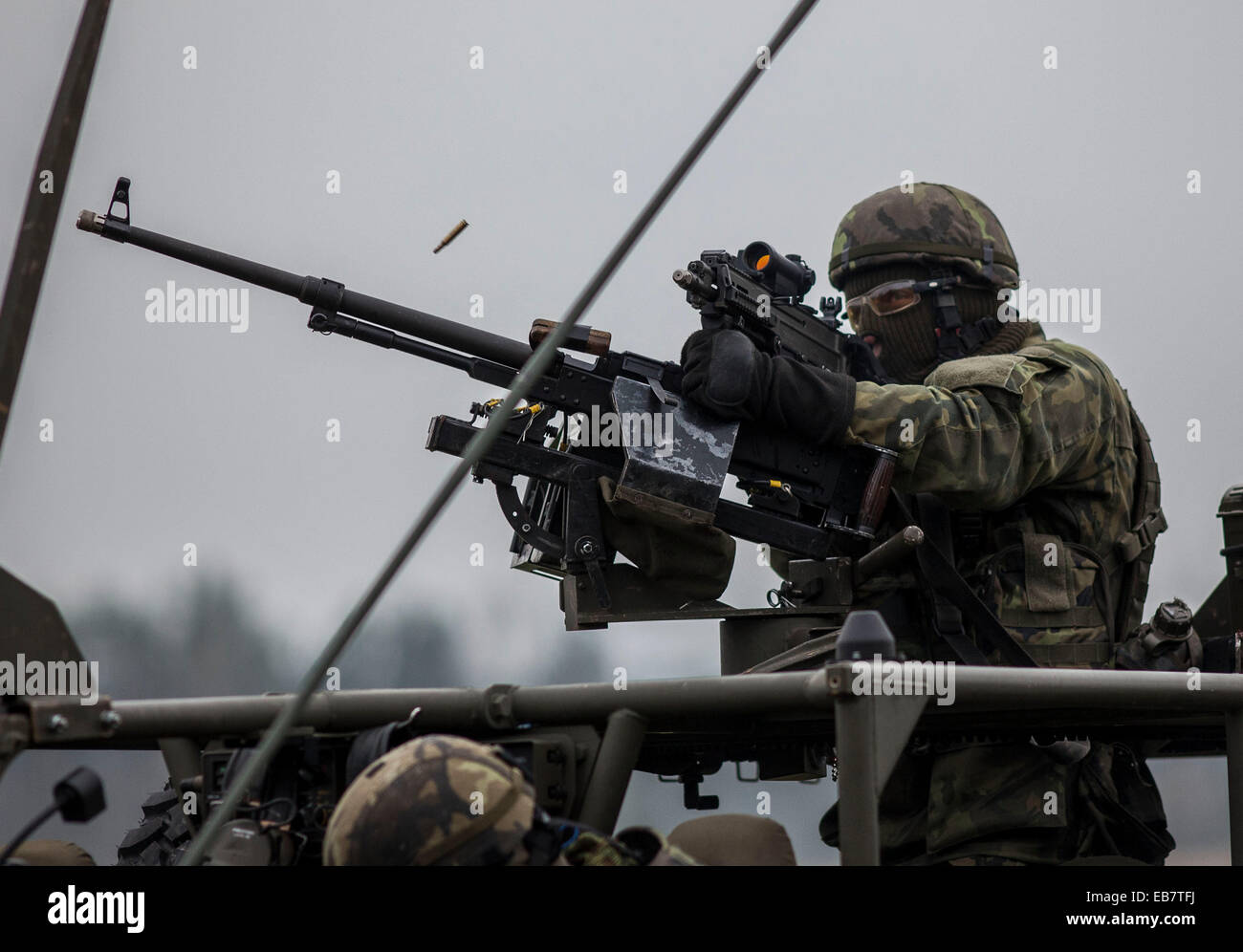 Bechyne, Tabor Region, Tschechien. 27. November 2014. Rund 250 Soldaten beteiligte sich an vier Tagen Übung der 4. Rapid Deployment-Brigade, Moon Rider auf dem Flughafen in Bechyne, Tabor Region, Tschechische Republik, 27. November 2014. Bildnachweis: CTK/Alamy Live-Nachrichten Stockfoto