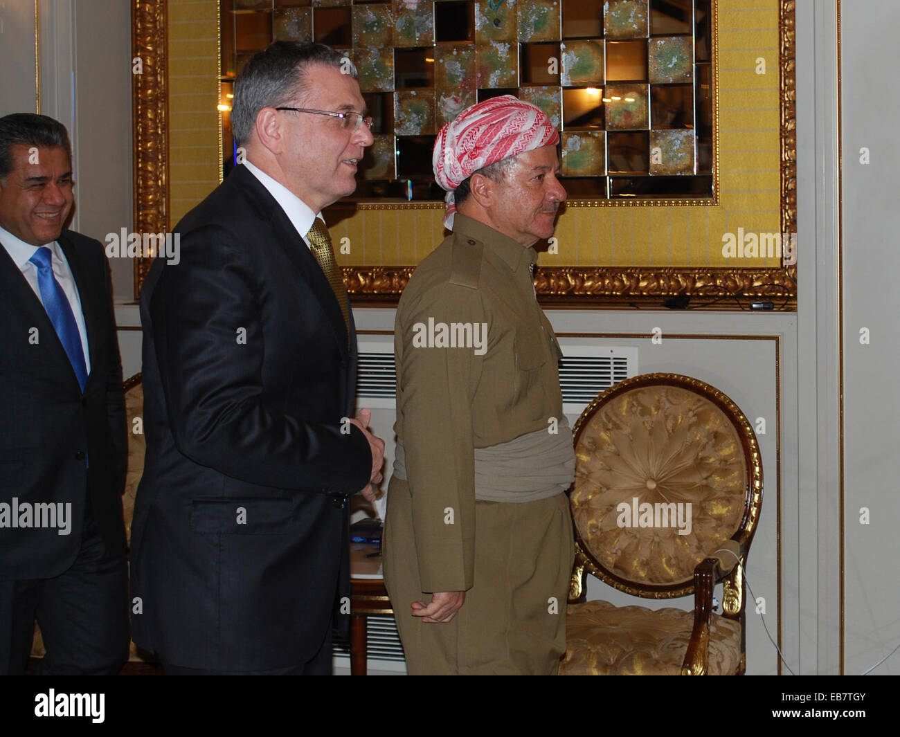 Der tschechische Außenminister Lubomir Zaoralek (zweiter von links) trifft - kurdischen Präsidenten Massoud Barzani in Irbil nördlich von Bagdad, Irak, heute, am 27. November 2014. (CTK Foto/Tereza Supova) Stockfoto