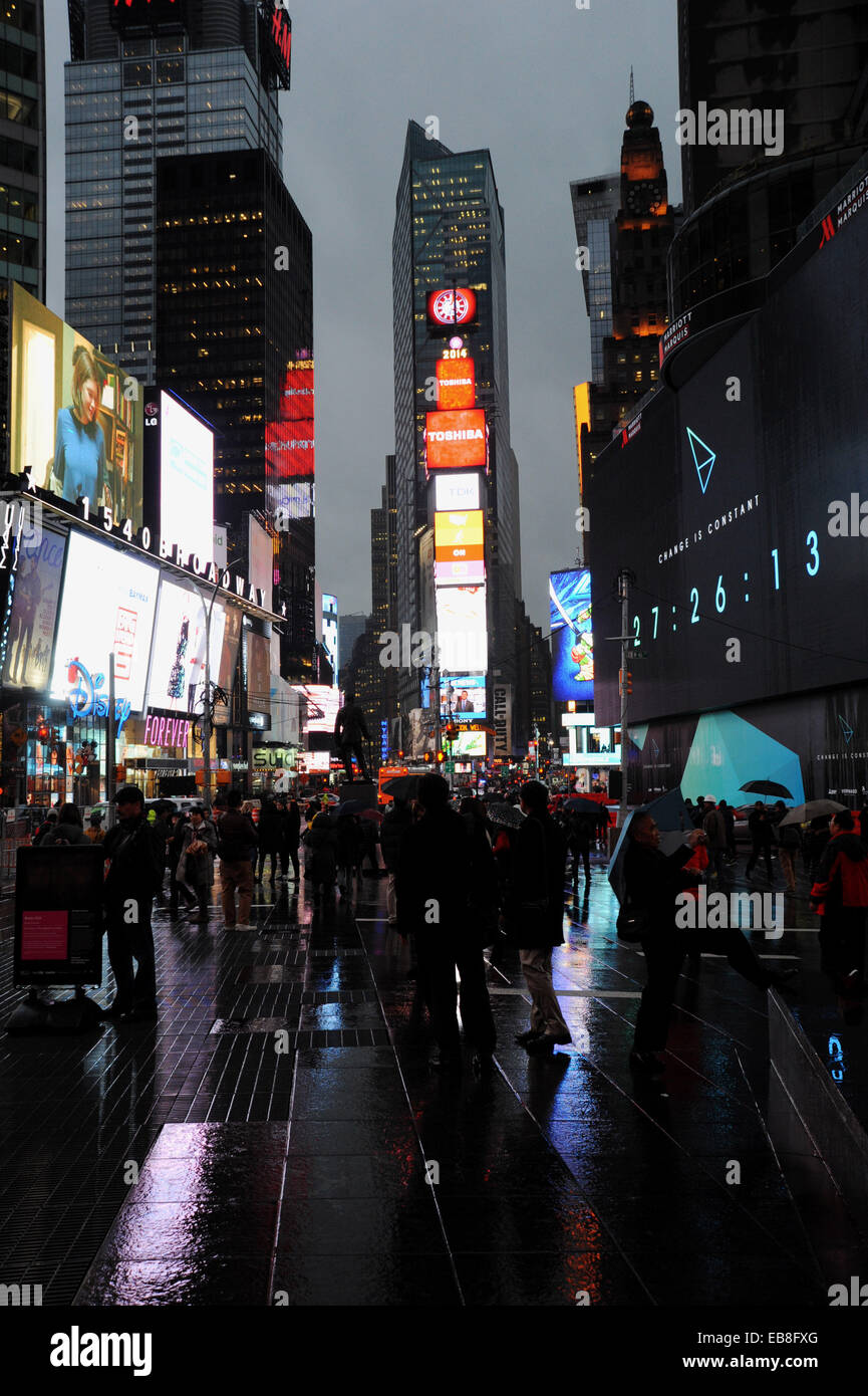 Manhattan New York USA November 2014 - Times Square bei Nacht Stockfoto