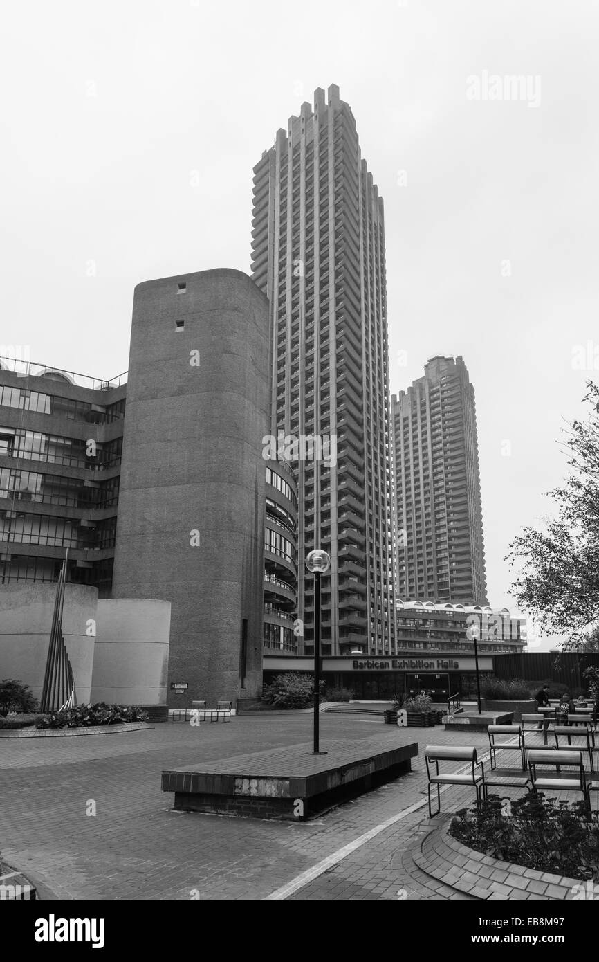 Cromwells Tower, Barbican Center London, England, Vereinigtes Königreich. Stockfoto