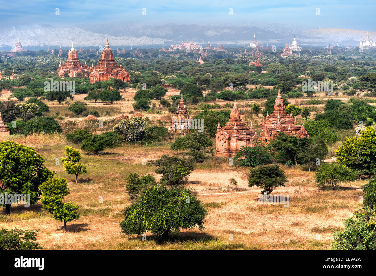 Reisen Sie, Landschaften und Destinationen. Beeindruckende Architektur der alten buddhistischen Tempel im Königreich Bagan, Myanmar (Burma) Stockfoto