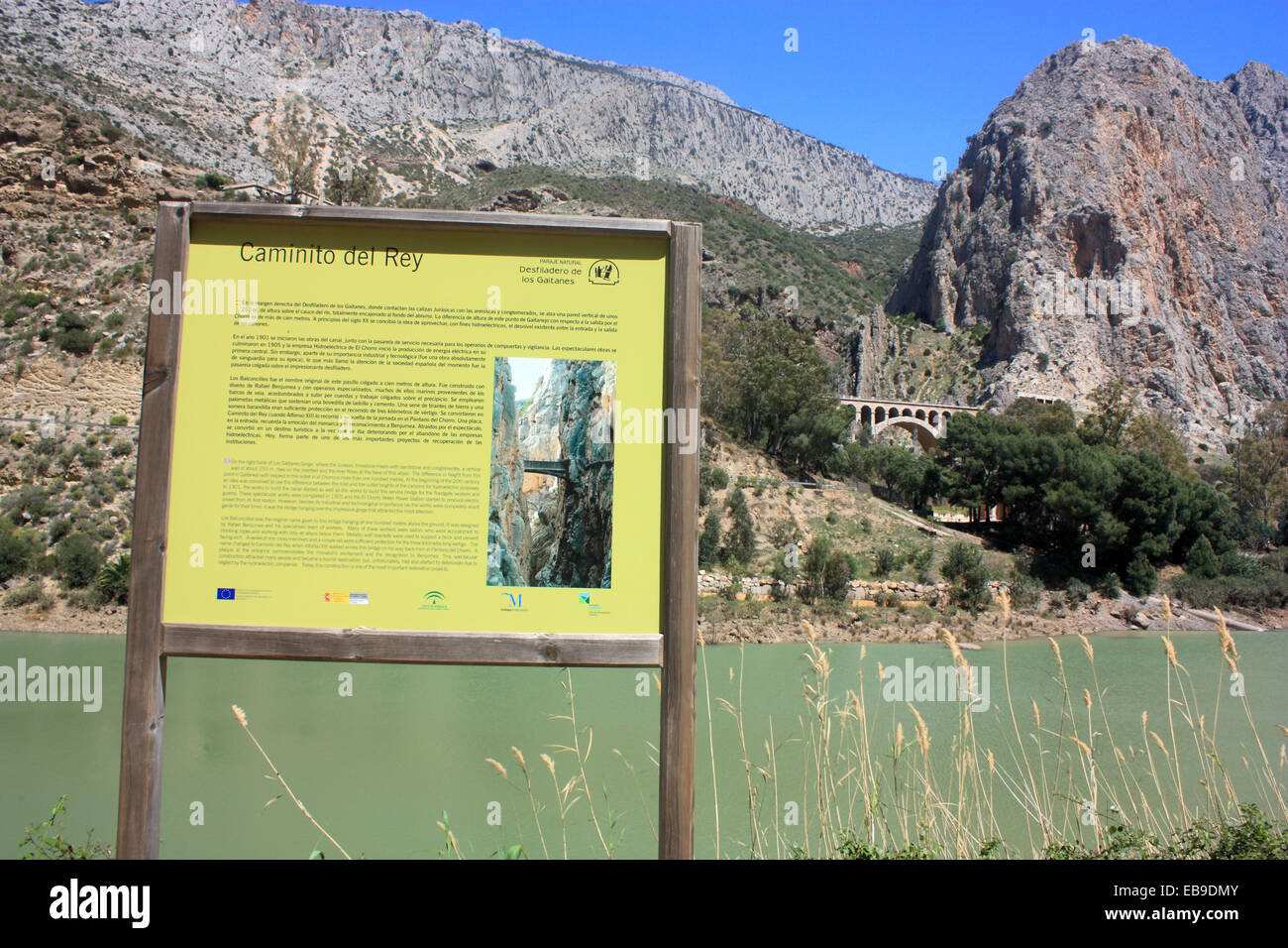 Die historischen und schönen Caminito Del Ray oder Könige Weg mit Blick auf den Fluss Guadalhorce Stockfoto